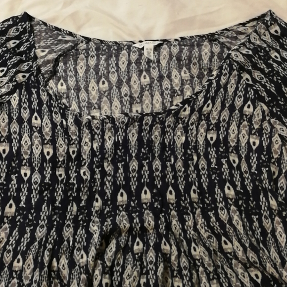 Large neck blouse - Picture 1 of 4